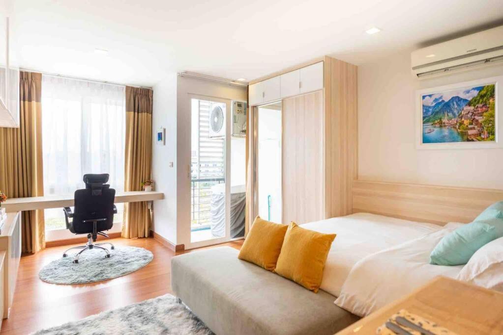 Apartment Comfy Close To Bkk Airport, Workspace, Food Marts, Quiet Place To *